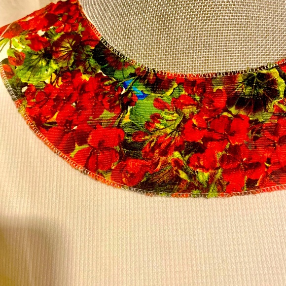 SEXY Dolce & Gabbana Fitted Off White Dress with Colourful Collar 🌷 - Picture 2 of 11